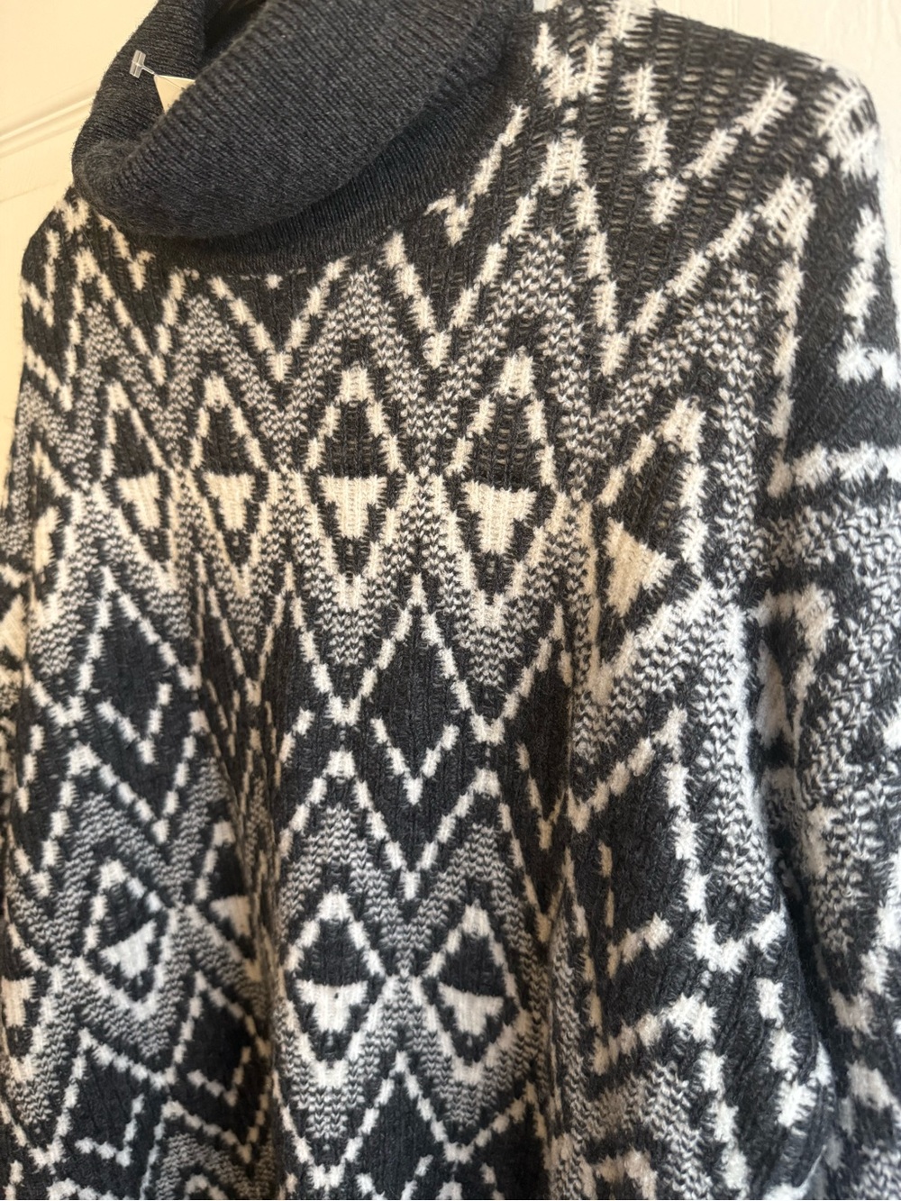 Varley Ida Relaxed Fairisle Rollneck Sweater – Charcoal – NWT – Small - Picture 4 of 4